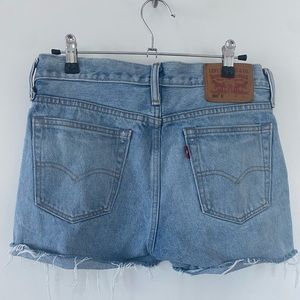 Levi’s 505 light cut off shorts